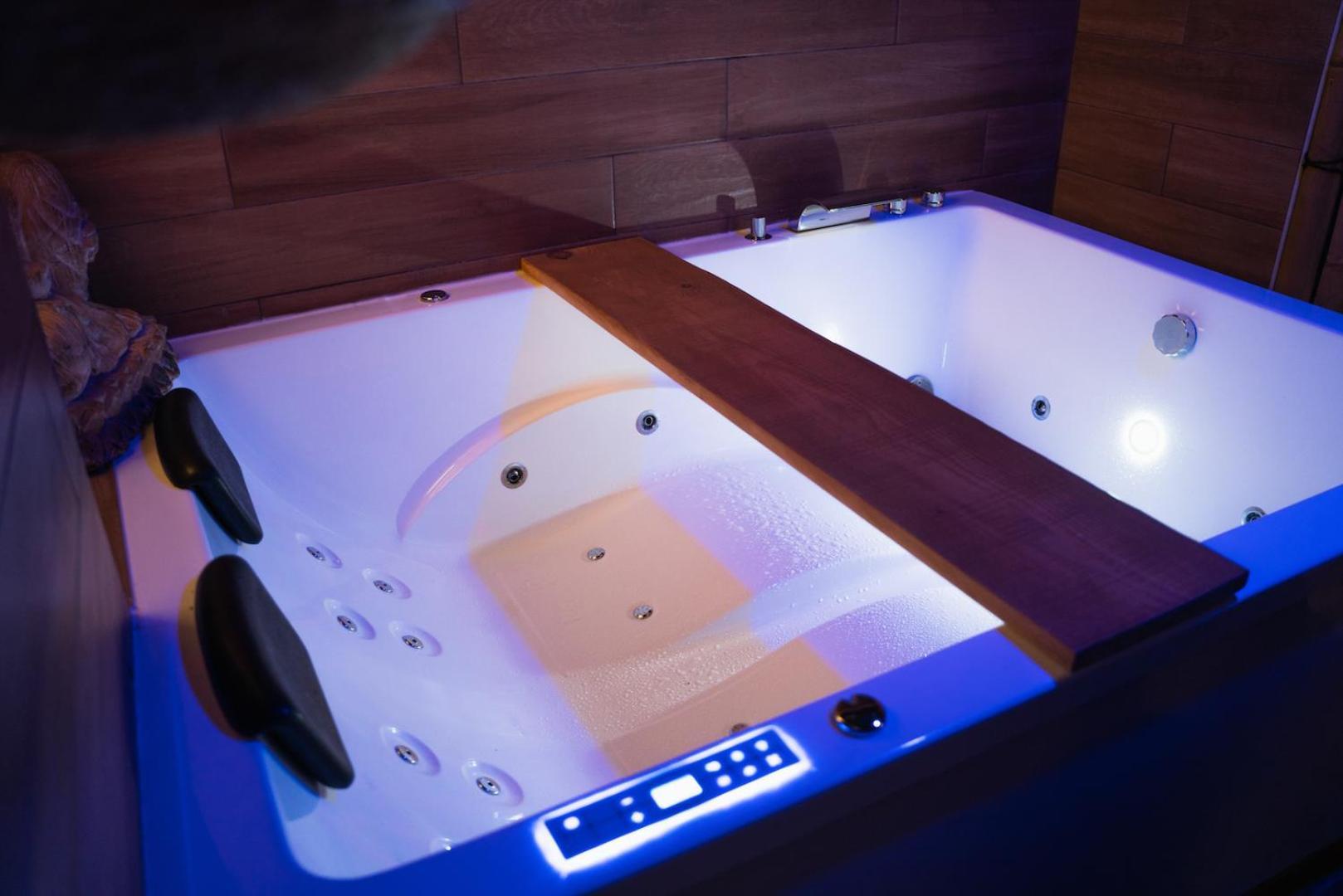 Апартаменти Le Balneo Jacuzzi Vieil Antibes Safranier Екстер'єр фото